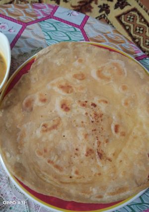 A picture of Roghni Paratha/ روغنی پراٹھے.