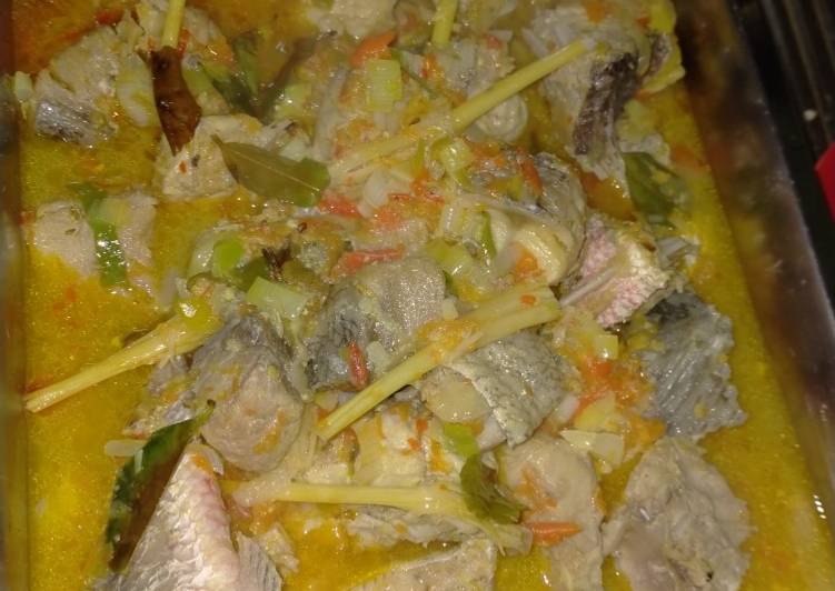 Resep Ikan &#34;Woku&#34; Simpel yang Lezat Sekali