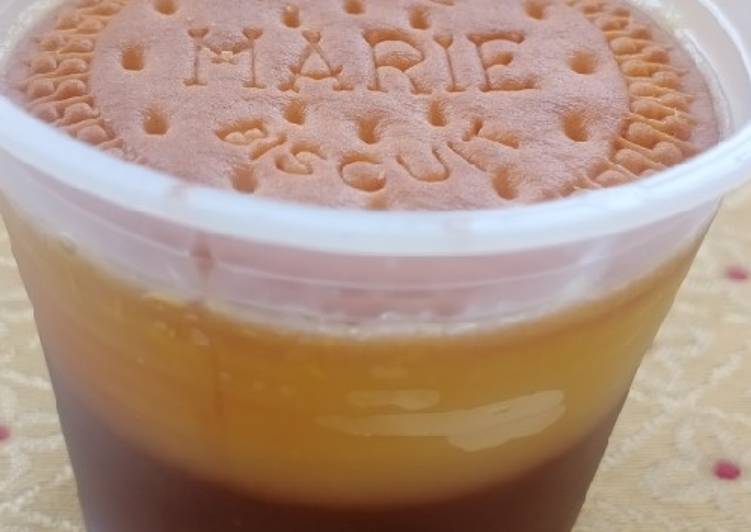 Cara Gampang Menyiapkan Puding Coklat Layer Marie Regal yang Menggugah Selera