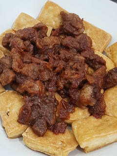Foto resep Tahu frypan topping daging masak tomat