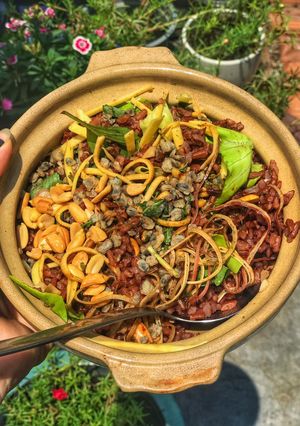 Hình của món #Eatclean: Cơm hến gạo lứt.