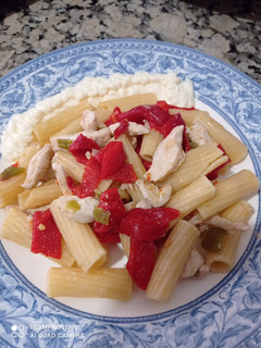Una foto de Pasta con pollo y mayonesa