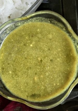 A picture of Palak kadhi.