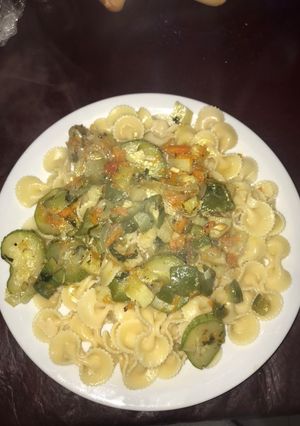 Una foto de Fideos con verduras