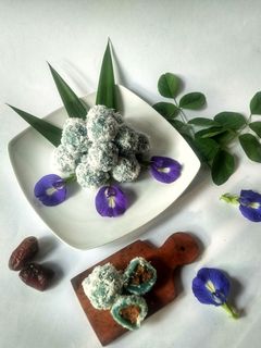 Foto resep Klepon Bunga Telang isi Kurma