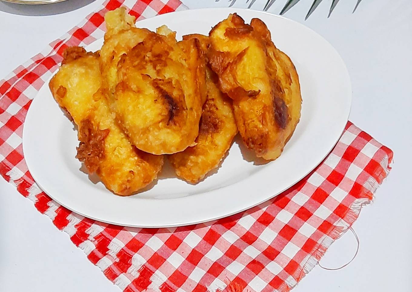 35. PISANG GORENG
