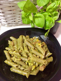Una foto de Pasta de trigo sarraceno con ternera y albahaca #sin gluten