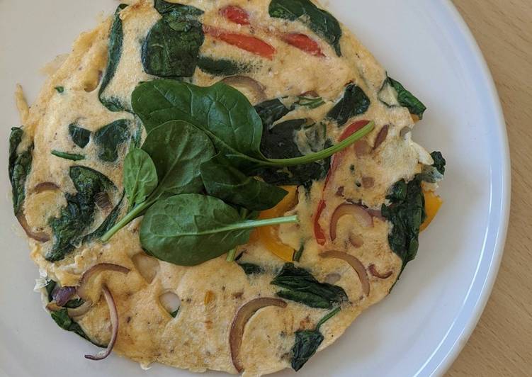 Spinach, pepper and red onion omelette