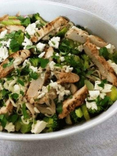 Foto de Salada de Noodles com Frango