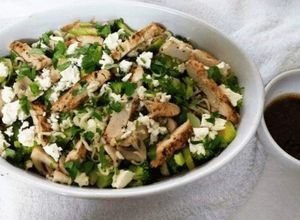 Foto de Salada de Noodles com Frango