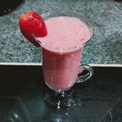 Strawberry Banana shake A picture of Strawberry Banana shake.