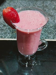 A picture of Strawberry Banana shake.
