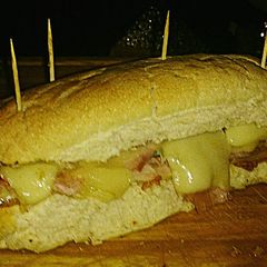 Tex's Chicken, Ham, Spicy Cheese, and Tomato Sub/Melt 🐔🐷🍞🍅🧀 A picture of Tex's Chicken, Ham, Spicy Cheese, and Tomato Sub/Melt 🐔🐷🍞🍅🧀.