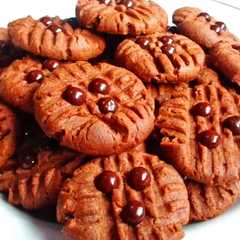 รูปของ RESEP KUE KERING CHOCOLATOS | TAKARAN SENDOK