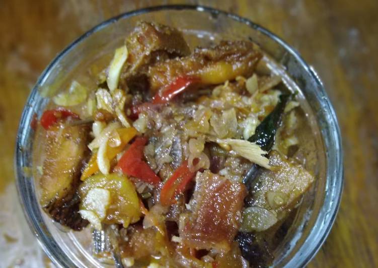 Resep masakan Tumis ikan asin gabus pedas | Cara Masak Tumis ikan asin gabus pedas Yang Enak dan Simpel