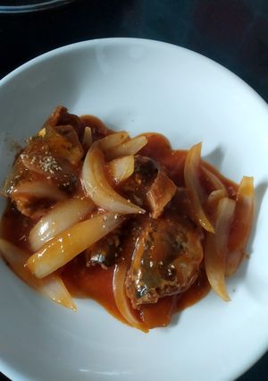 Hình của món Biến tấu cùng cá hộp.