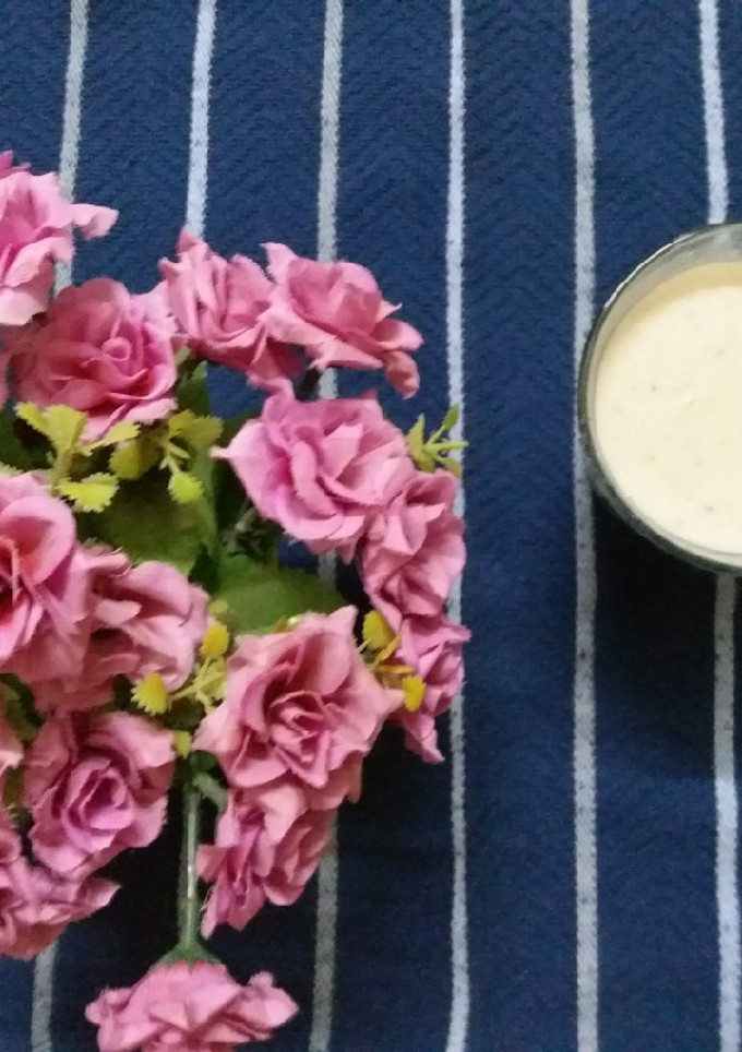 A picture of Banana dates shake.