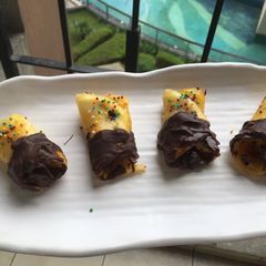 A picture of Mango chocolate pan roll.