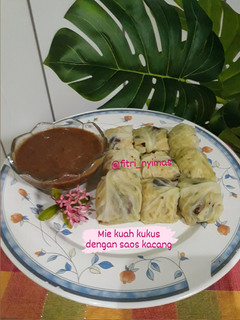 Foto resep Mie kuah kukus dengan saos kacang (Steamed noodle soup with peanut sauce)