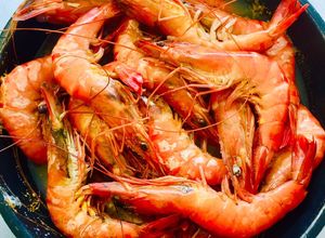 Hình của món Tôm luộc và cách bóc tôm.