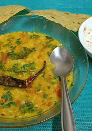 A picture of Dalia (Broken Wheat) Khichdi.