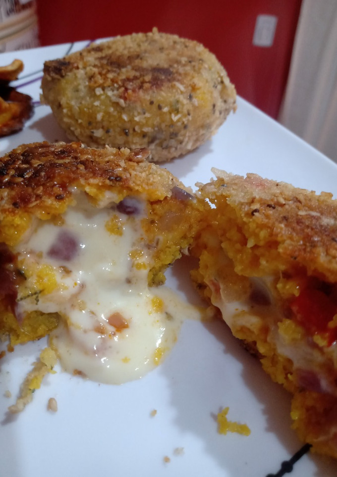 Una foto de Medallones de polenta rellenos