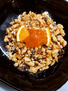 Narancsos mazsolás császármorzsa 🍊 recept fotója