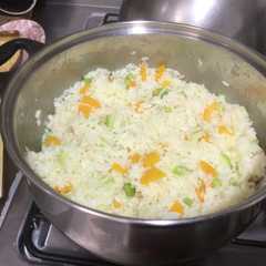 Una foto de Arroz con apio y pimiento
