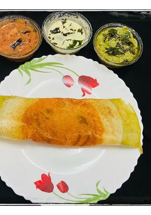 A picture of Tri colour Dosa.