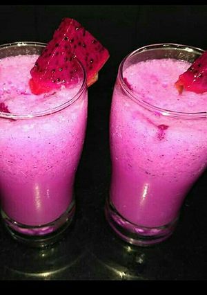 A picture of Dragon fruit smoothie.