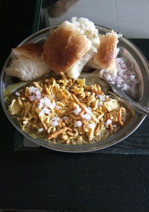A picture of Misal Pav.