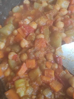 Una foto de Garbanzos con verduras