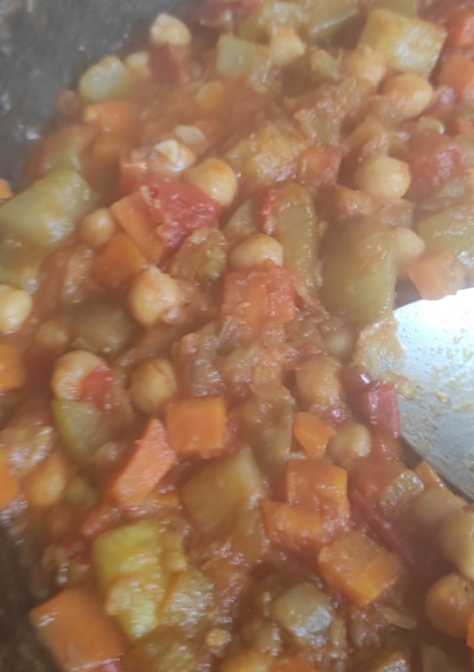 Una foto de Garbanzos con verduras