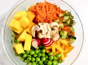 Una foto de Ensalada de Mango Tropical