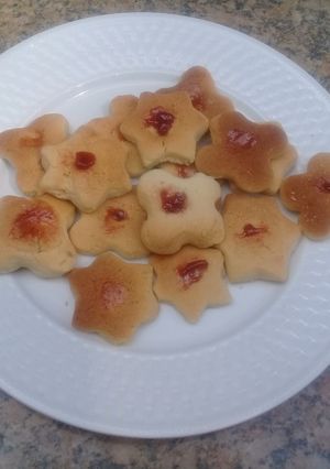 A picture of Strawberry biscuits.