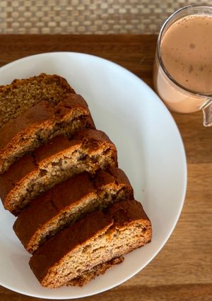 બનાના બ્રેડ (Banana Bread Recipe In Gujarati) રેસીપી મુખ્ય ફોટો