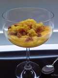 Crema di mango al peperoncino, con sbrisolona e mirtilli disidratati