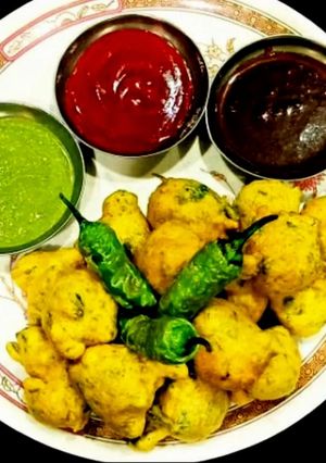 A picture of Methi ke pakode.
