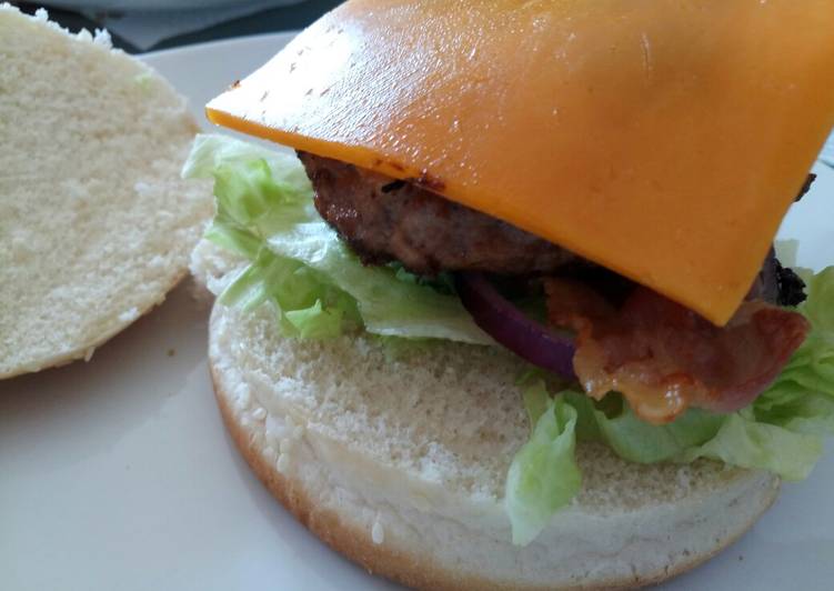 Step-by-Step Guide to Prepare Quick Pork and Apple burger with Cheddar and mustard mayo