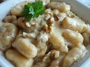 Une photo de mascarpone et pommes de terre