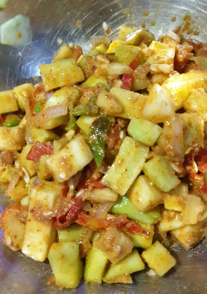 A picture of Cucumber salad.
