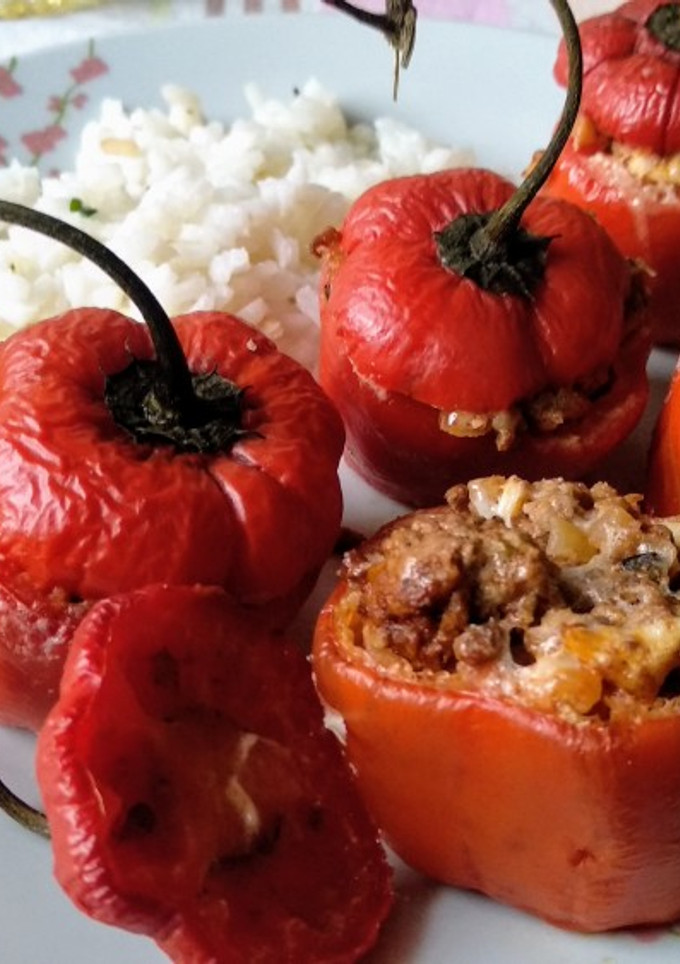 Una foto de Rocotos rellenos