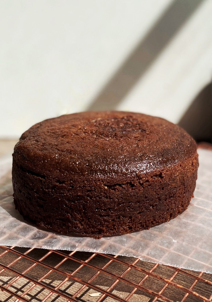 Una foto de El pastel de chocolate más fácil y rico 🍫