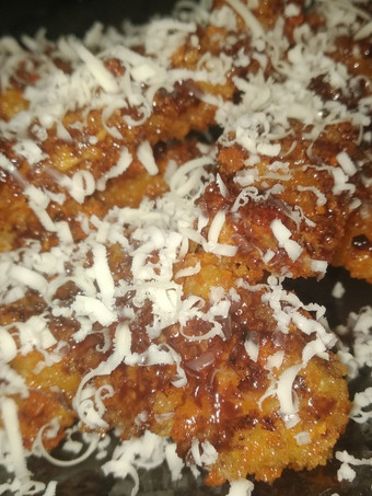 Anti Ribet, Memasak Pisang Goreng Crispy Toping Keju Yang Menggugah Selera