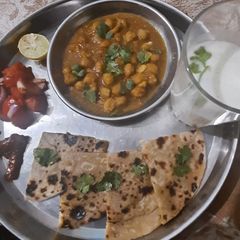 A picture of Amritsari kulcha.