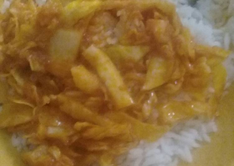 White rice with cabbage sauce