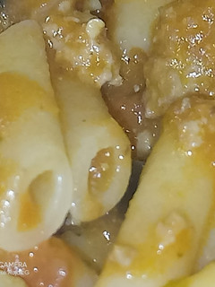 Una foto de Macarrones con ternera aromatizada