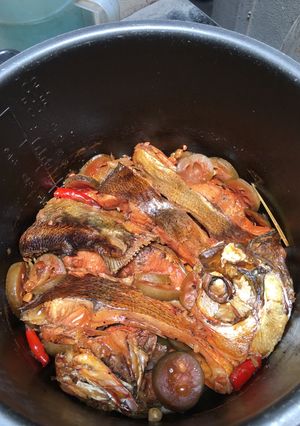 Hình của món Cá Chim kho riềng.