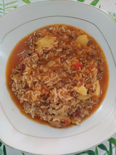 Una foto de Guiso de arroz con carne molida