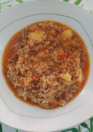 Una foto de Guiso de arroz con carne molida
